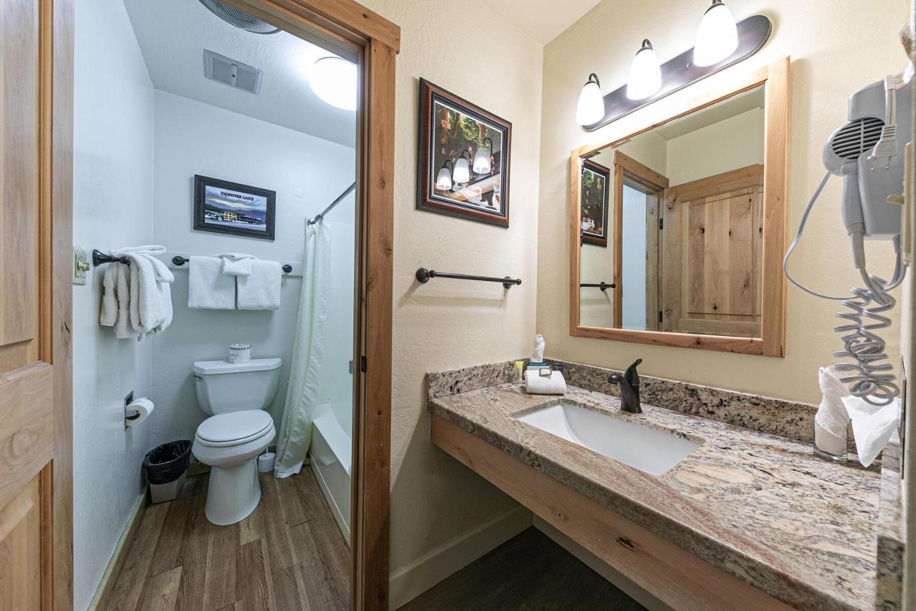 Charming Queen Studio Deluxe W/Balcony #233 At Donner Lake Village Truckee Exterior foto